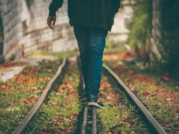 Sentirse diferente: por qué no encajar puede ser tu mayor superpoder